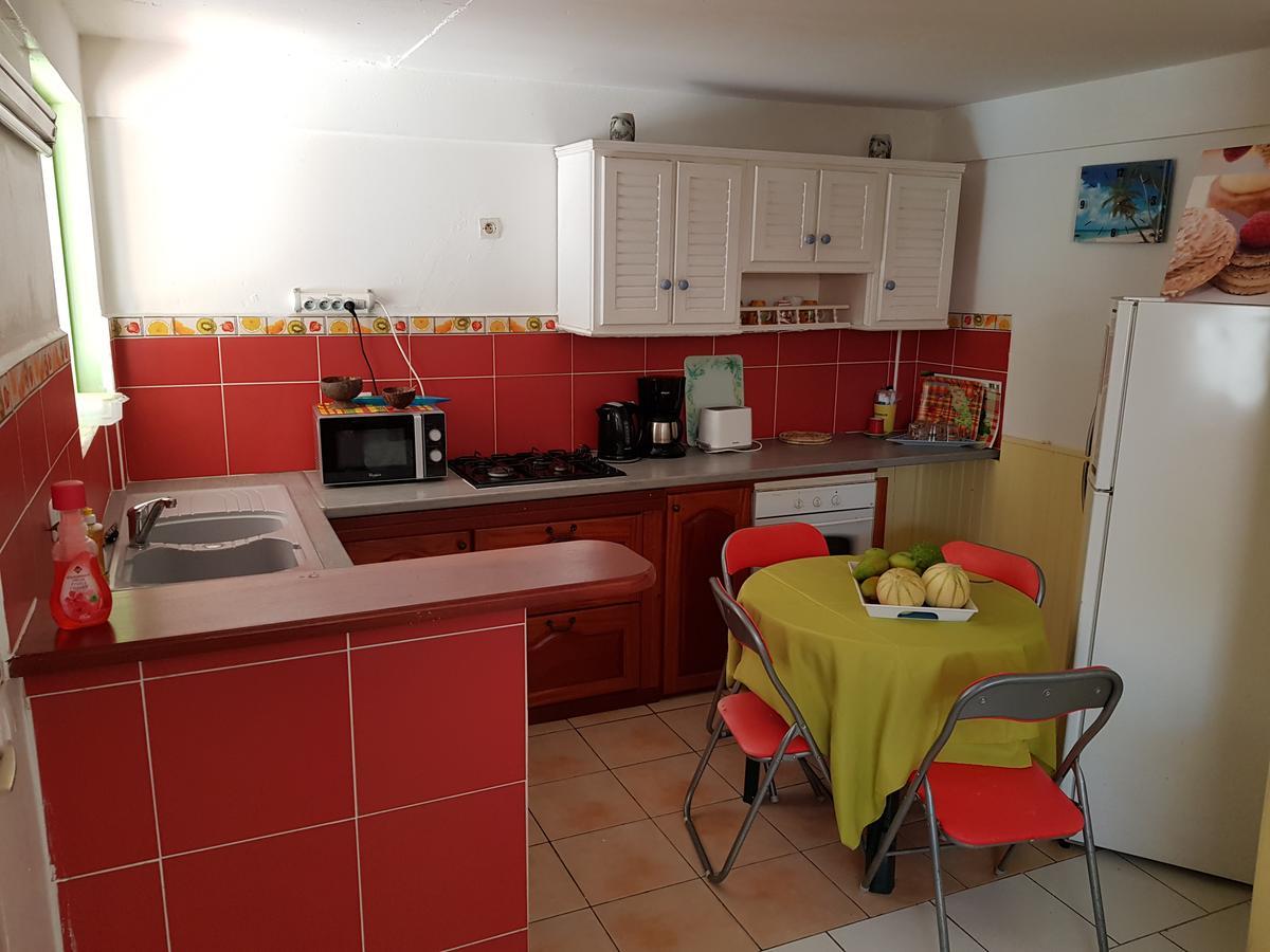 Bel Appartement - Proche Des Plages De Sainte Anne Εξωτερικό φωτογραφία